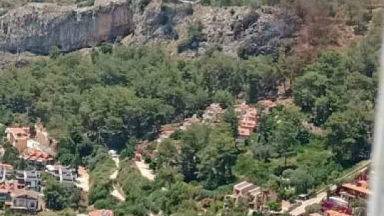 Fethiye'de orman yangını büyümeden söndürüldü