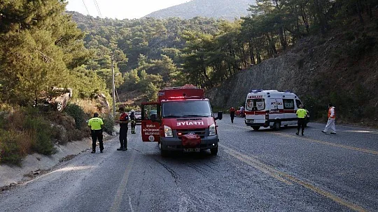 Fethiye'de otomobil takla attı: 2 yaralı