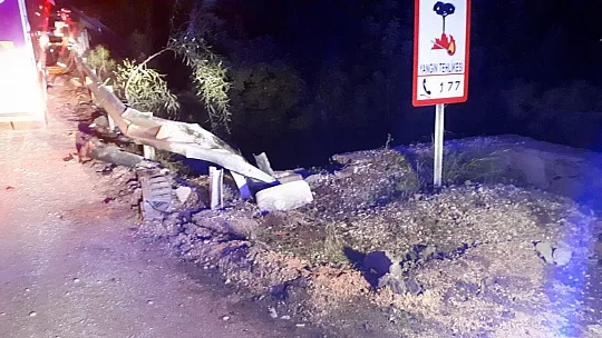 Fethiye'de otomobil uçuruma yuvarlandı