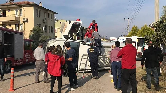 Fethiye'de otomobille minibüs çarpıştı: 2 yaralı