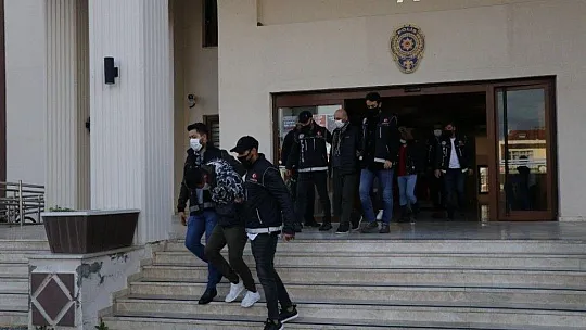 Uyuşturucu tacirlerine düzenlenen operasyonda 7 kişiden 3'ü tutuklandı