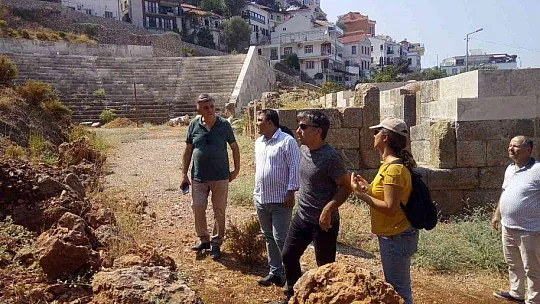 FETHİYE'DEKİ ANTİK TİYATRO 7 YIL ARADAN SONRA ZİYARETE AÇILIYOR
