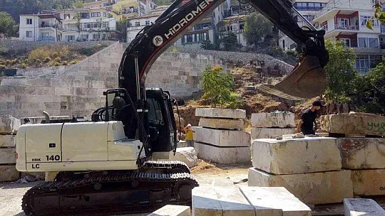 FETHİYE'DEKİ ANTİK TİYATRO 7 YIL ARADAN SONRA ZİYARETE AÇILIYOR