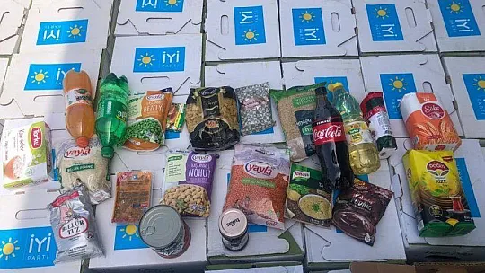 Gıda kolileri mahalle muhtarlarına teslim edildi 