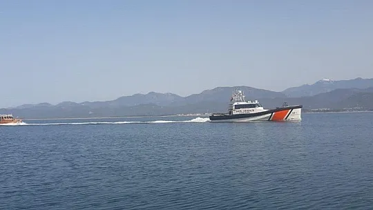 Fethiye Körfezi'nde sürüklenen teknedeki 2 kişi kurtarıldı