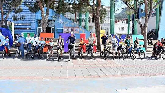 Fethiye Uçurtma Şenliği'nde gönüllerince eğlendiler