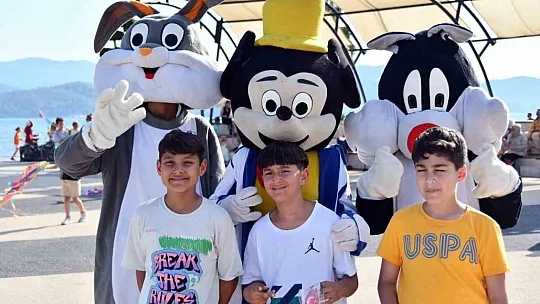 Fethiye Uçurtma Şenliği'nde gönüllerince eğlendiler