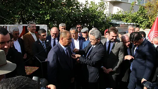 AKP'den ayrılan 132 kişi CHP'ye katıldı