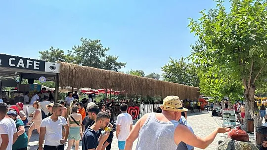 Başkan Akdenizli 'Tatilciler Saklıkent Kanyonu'na Akın Ediyor'