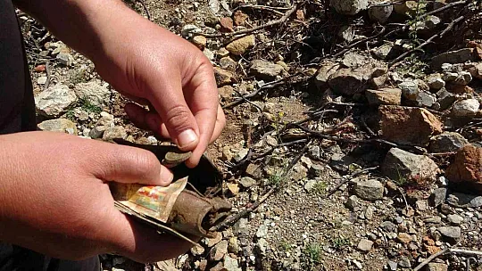 Fidan dikerken bulunan cüzdanın 20 yıl önce çalındığı ortaya çıktı