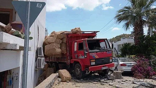Fireni patlayan kamyon caddeyi savaş alanına çevirdi