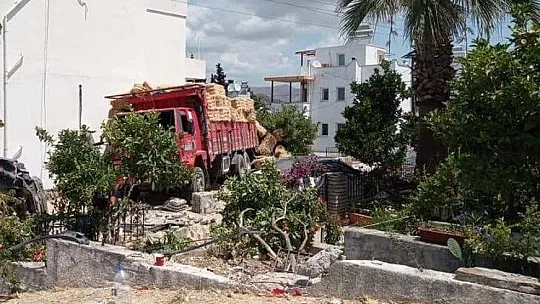 Fireni patlayan kamyon caddeyi savaş alanına çevirdi