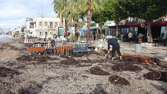 Fırtına sonrası temizlik yapıldı