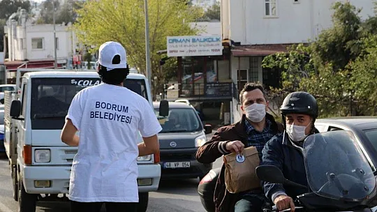 İftara yetişemeyenlere kumanya dağıtıldı