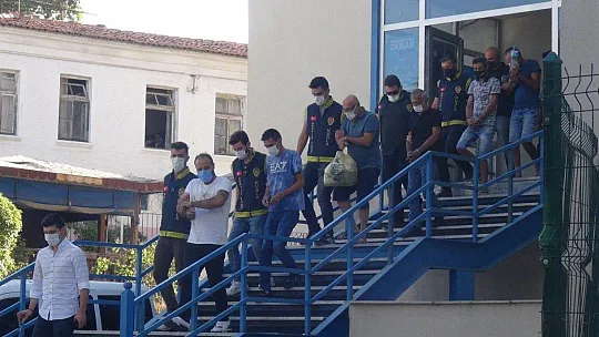 Fuhuş baronları yakalandı