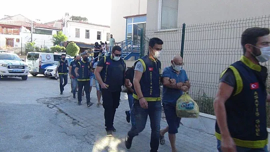 Fuhuş baronları yakalandı