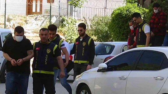 Fuhuş operasyonunda 13 şüpheli yakalandı