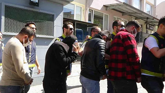 Fuhuş operasyonunda 13 şüpheli yakalandı