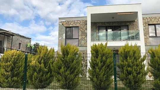 Furkan'ın ölümüne sebep olan cephe kaplamaları kaldırılıyor