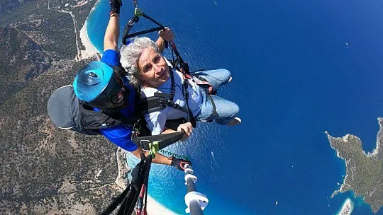 GAZETECİLER GÜNÜNÜ, GÖKYÜZÜNDE KUTLADILAR 