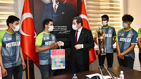 GALE 48 ekibi Vali Tavlı'yı ziyaret etti