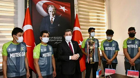 GALE 48 ekibi Vali Tavlı'yı ziyaret etti