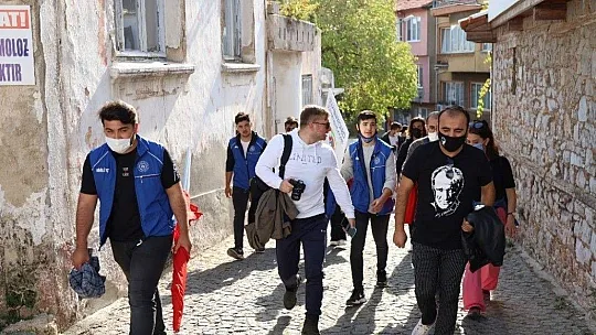 Gençlik Atatürk'e sahip çıktı