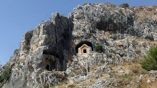 Gizemli Kent 'Thera'da kazılar sürüyor