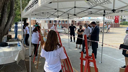 Karaca'dan Göcek Anadolu Lisesi'ne ziyaret