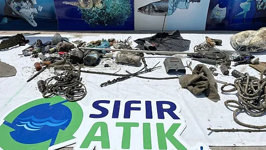 Göcek'te deniz dibi temizliği yapıldı