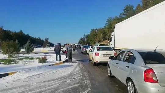 Göcek Tüneli'nde trafik akışı durdu