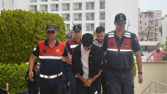 Göçmen kaçakçılarına ağır darbe: 8 tutuklu