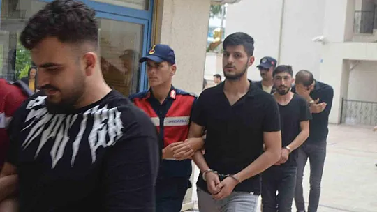 Göçmen kaçakçılarına ağır darbe: 8 tutuklu