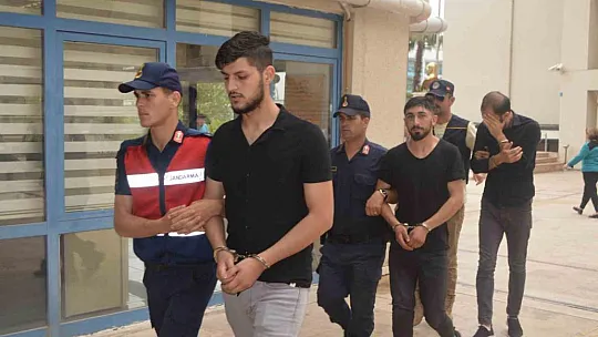 Göçmen kaçakçılarına ağır darbe: 8 tutuklu