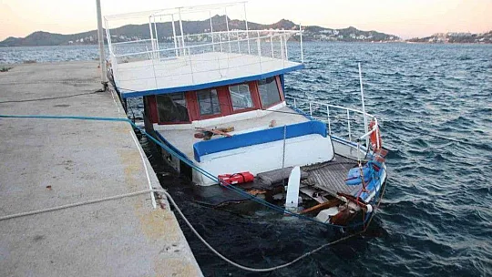 Göçmen kaçakçılığında kullanılan tekne battı