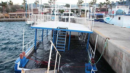 Göçmen kaçakçılığında kullanılan tekne battı