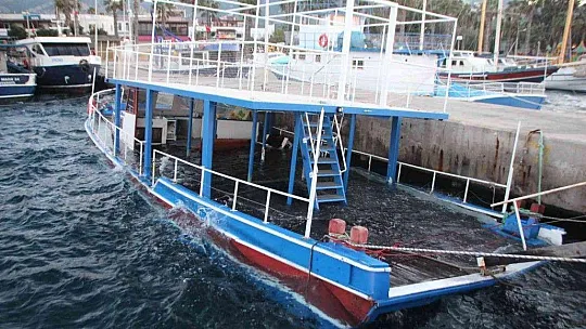 Göçmen kaçakçılığında kullanılan tekne battı