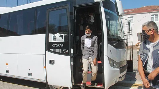 Fethiye'de ormanlık alanda 54 kaçak göçmen yakalandı