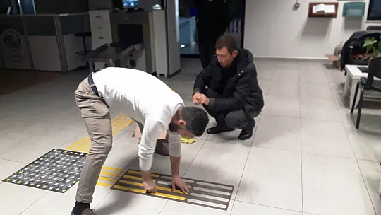 Fethiye Belediyesi'nde görme engelli vatandaşlar için izli yollar!