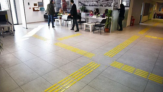 Fethiye Belediyesi'nde görme engelli vatandaşlar için izli yollar!