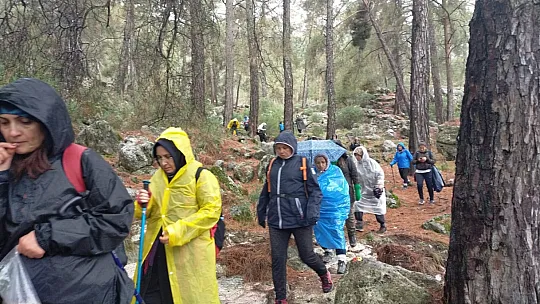 Fethiye Tabiat Kadınlarından Karda Yürüyüş