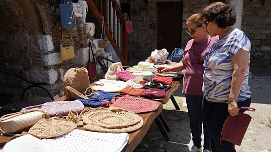 Güçlü Kadınlar, El Emeği Göz Nuru Ürünlerini Sergilediler