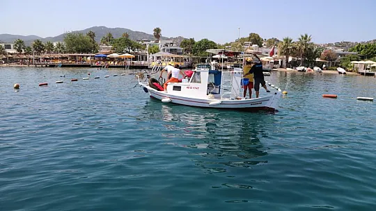Belediye Dalış Ekibinden Temizlik