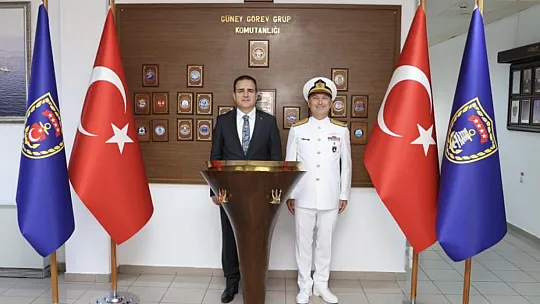 Vali Akbıyık TCG Anadolu Gemisini ziyaret etti