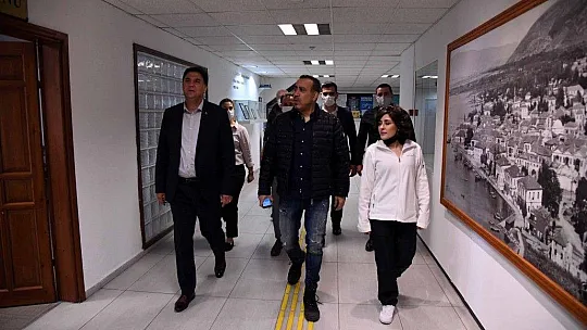 Haluk Levent ve Melek Mosso Karaca'yı ziyaret etti