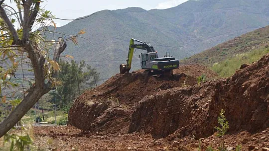 Hatıra Ormanı'nda dikilen fidanlar, toprağın altında kaldı