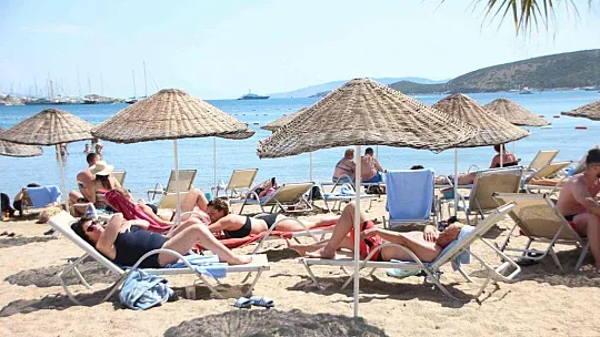 Hava yeniden ısındı, plajlar doldu