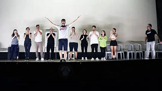 Hayalhane 15 yaşında