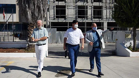 Hayırsever İş İnsanından Karaca'ya Ziyaret