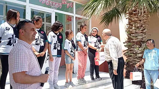 Hayırsever vatandaştan Milaslı satranççılara ödül